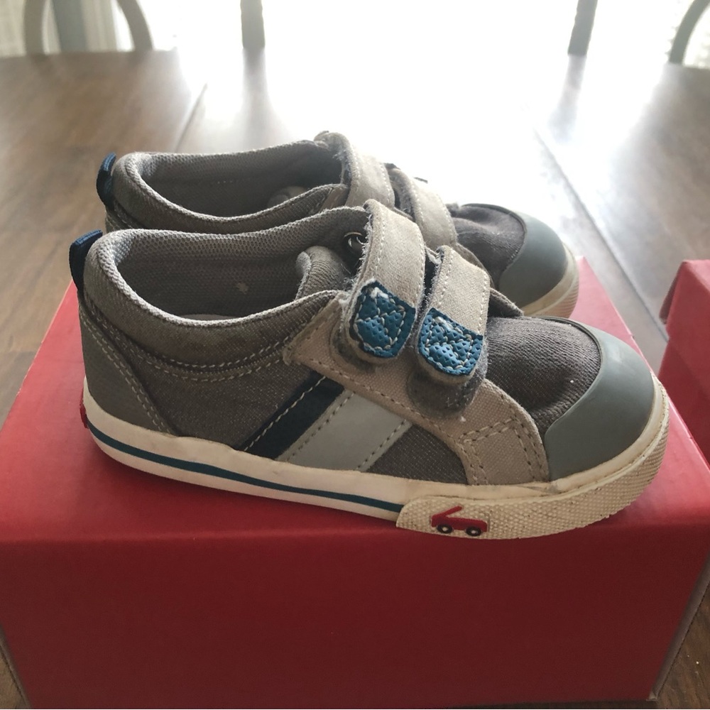See Kai Run Tennis shoes size 7